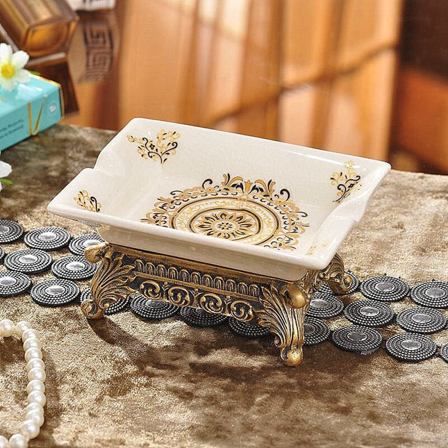 Złota mydelniczka ceramiczna w stylu retro