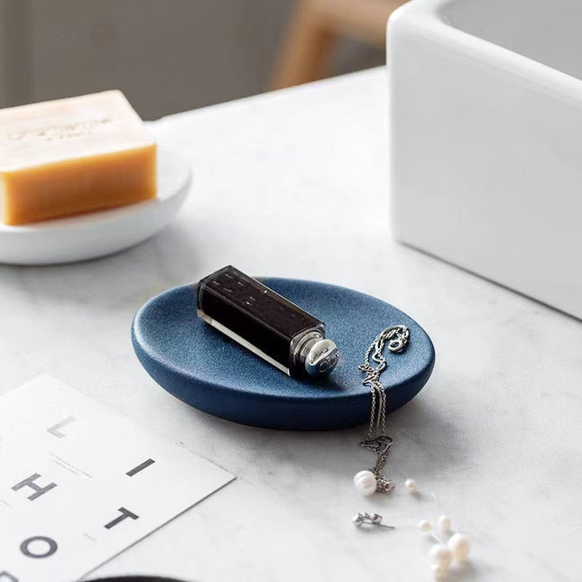 Owalna mydelniczka ceramiczna z otworami