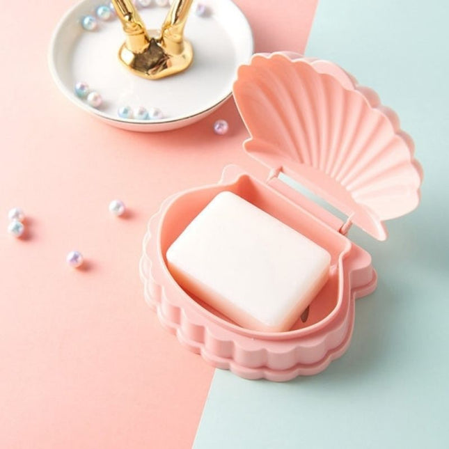 Podróżna mydelniczka w kształcie muszli