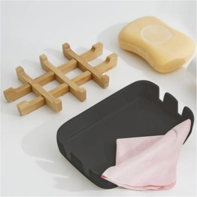 Nowoczesna czarna mydelniczka z bambusem