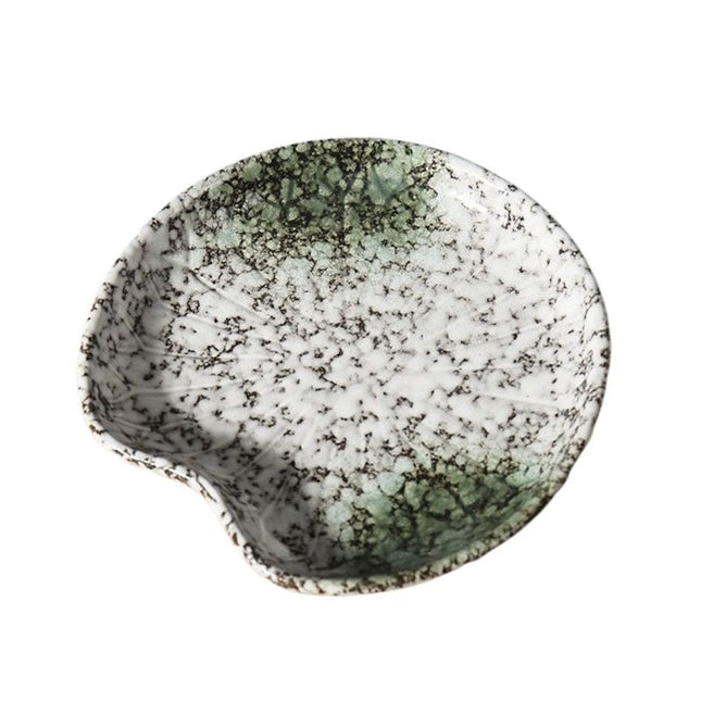 Ceramiczna mydelniczka w kształcie liścia lilii